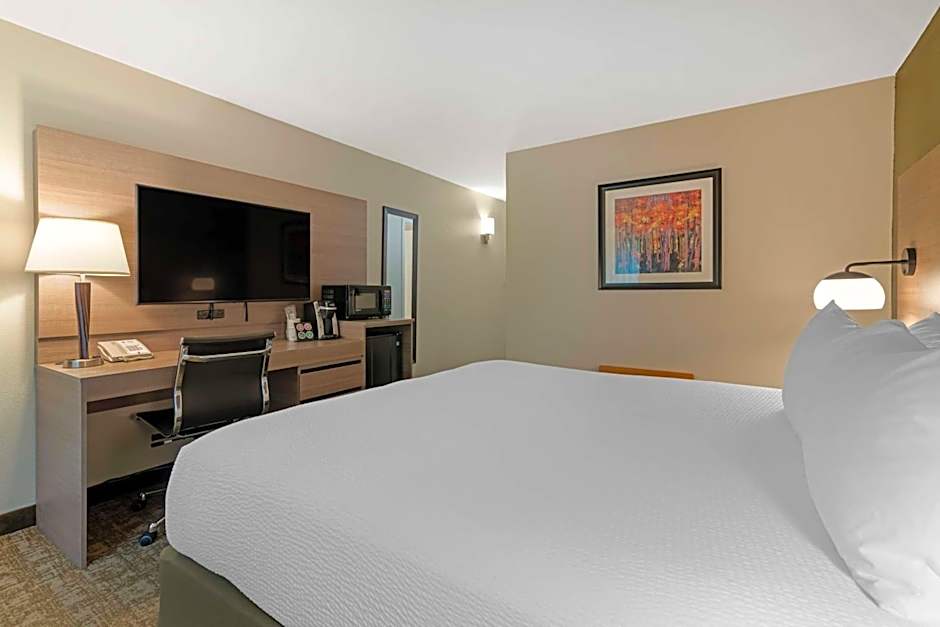 Best Western Plus Windjammer Inn & Conference Center