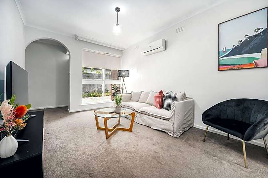 Ultra-convenient 2 Bedroom Gem at Chadstone