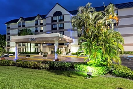 Holiday Inn Express Fort Lauderdale North - Executive Airport, an IHG Hotel
