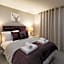 Darlington Arms by the airport - Free parking - Bar & Food