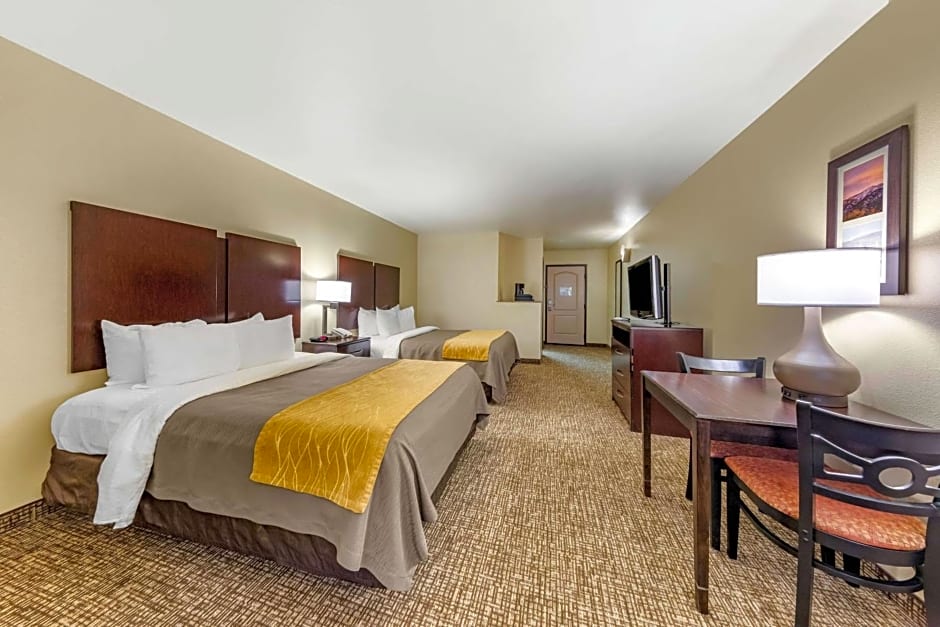 Comfort Inn & Suites Colton