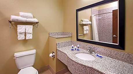 2 Queen Beds, Communication Assistance, Oversized Room, Non-Smoking, Full Breakfast