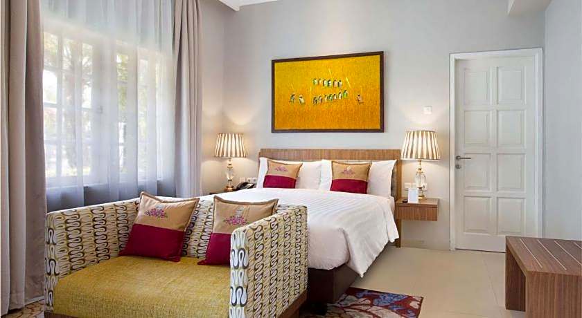 Ramada Suites By Wyndham Solo