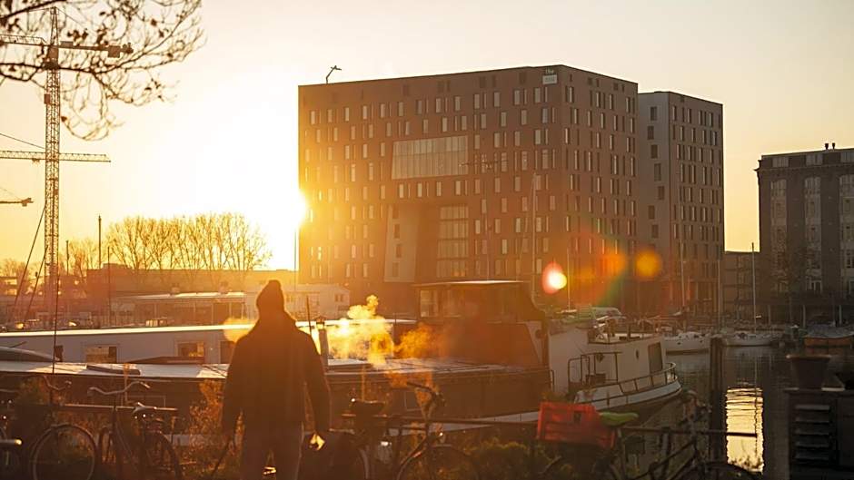 Holiday Inn - the niu, Fender Amsterdam By IHG