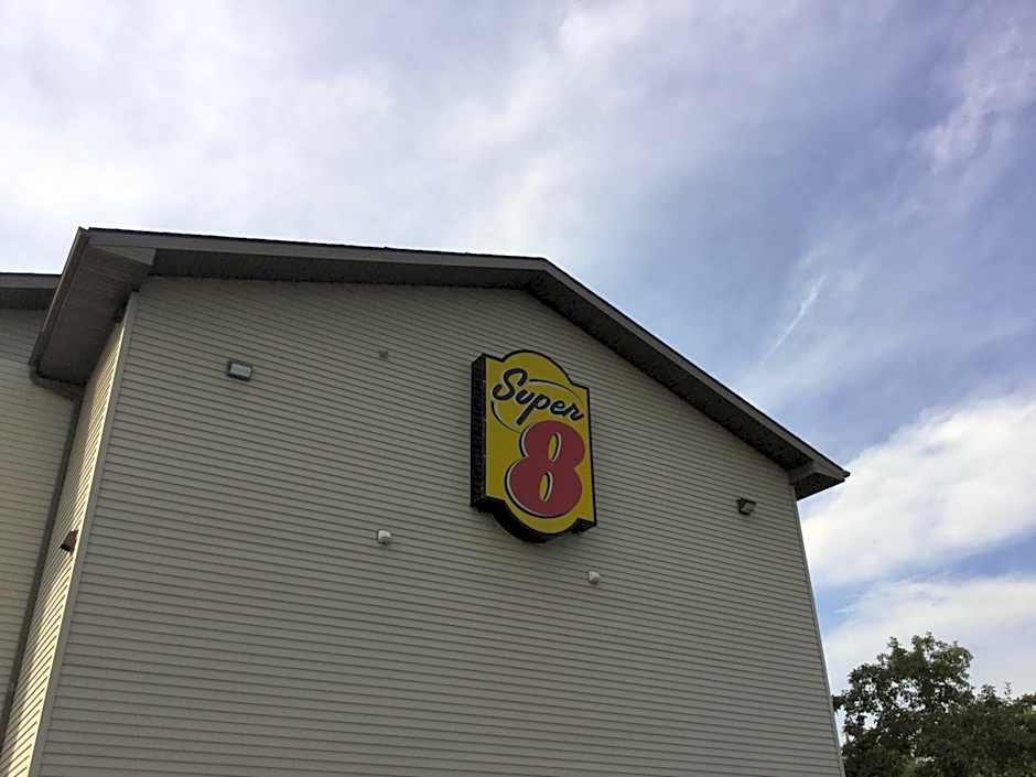 Super 8 by Wyndham New Stanton