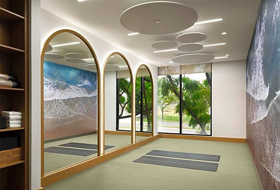 Hotel Zessa Orange County Airport, a DoubleTree by Hilton