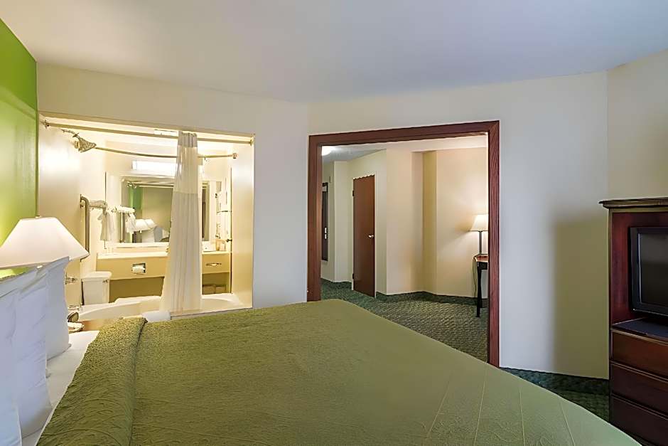 Quality Inn & Suites near I-80 and I-294