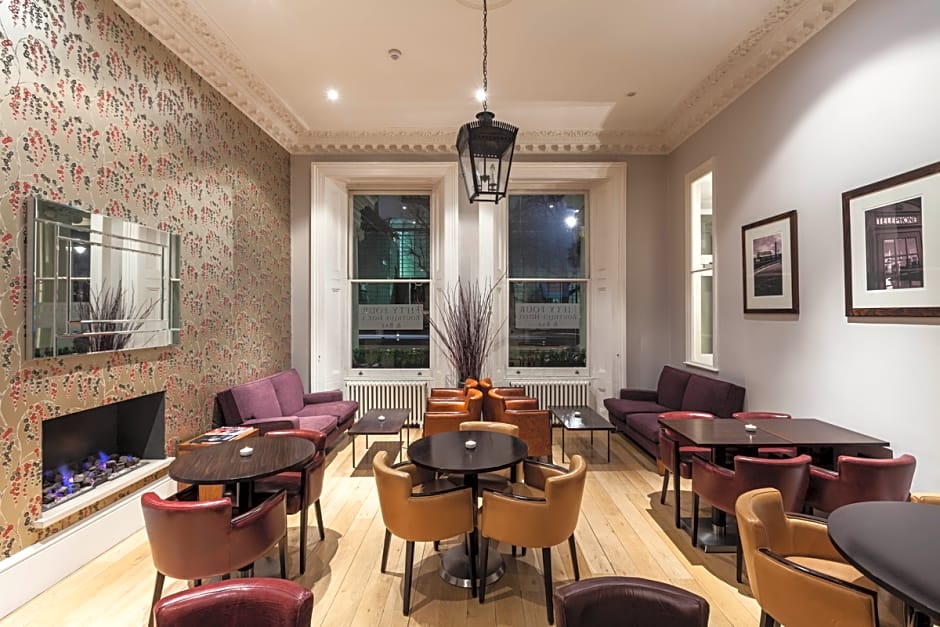 54 Queen's Gate Hotel