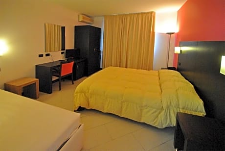 Double or Twin Room with Side Sea View