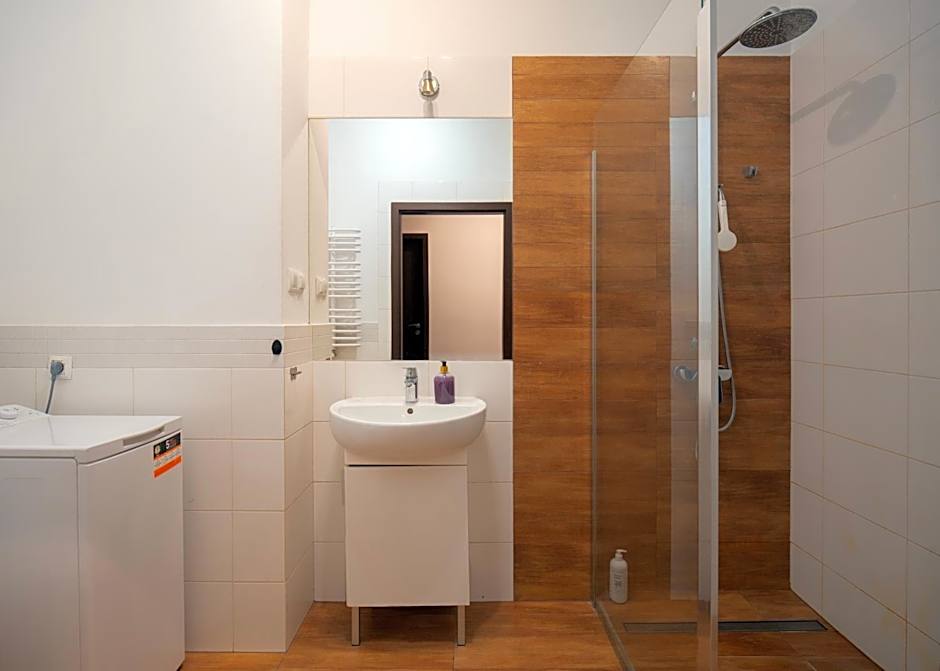 Rooms Green Rydygiera 17 own private room tv wifi