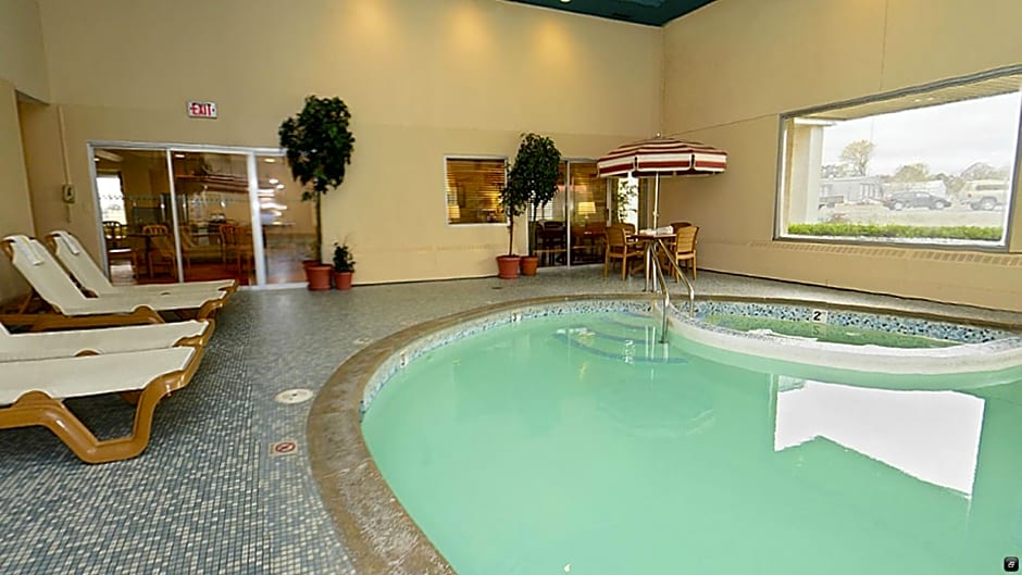 Americas Best Value Inn and Suites St. Cloud