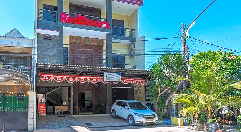 RedDoorz Syariah @ Ketintang Surabaya