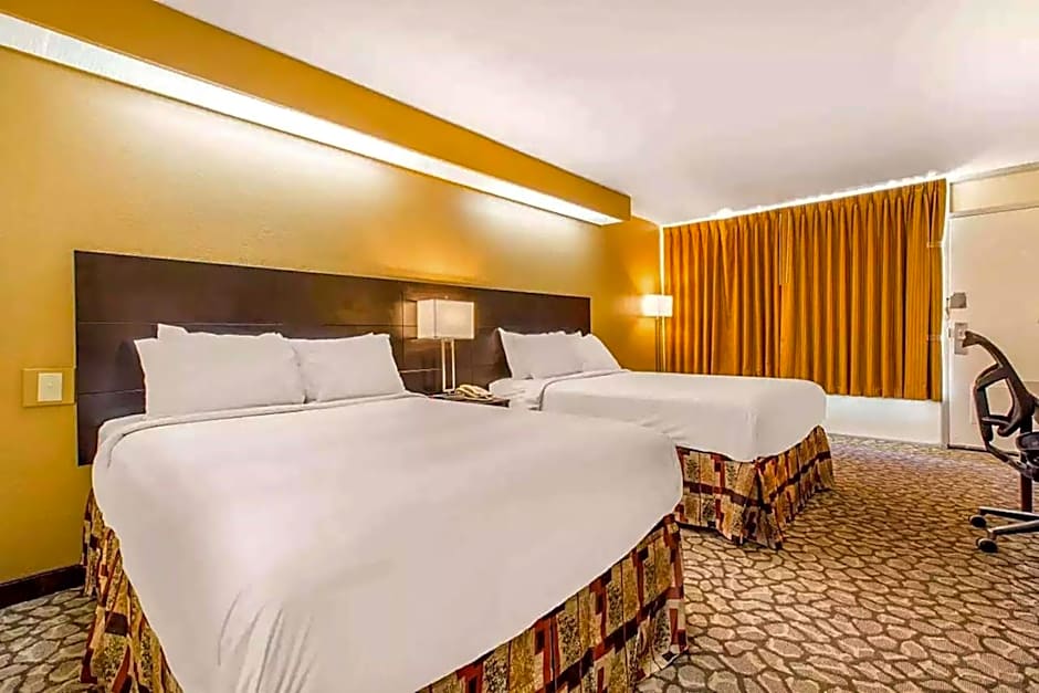 Ramada by Wyndham Santee I-95