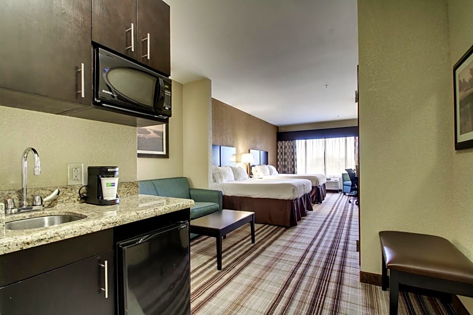 Holiday Inn Express and Suites Natchez South