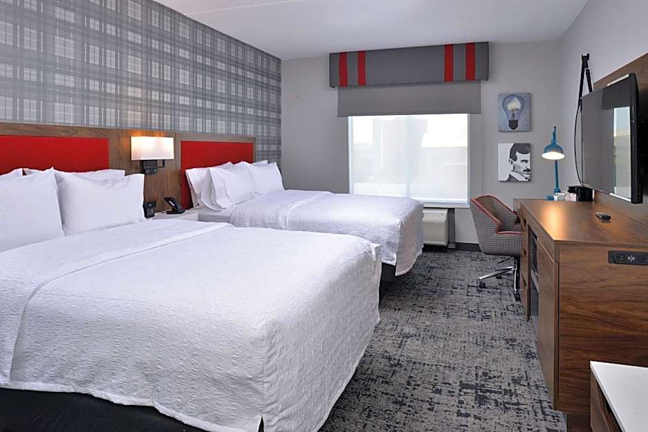 Hampton Inn By Hilton & Suites Greensboro Downtown, NC