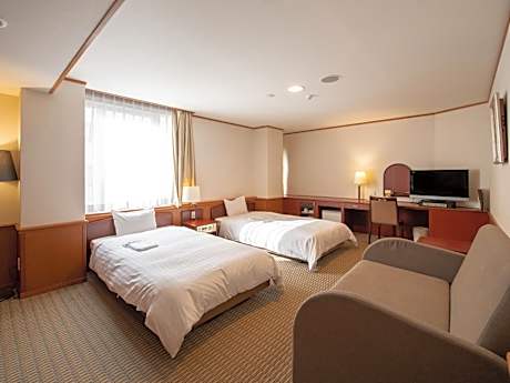 Twin Room with Extra Bed - Smoking