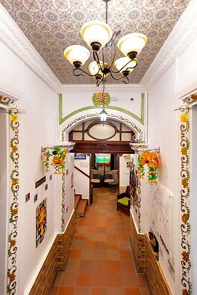 Friends Hotel & Rooftop