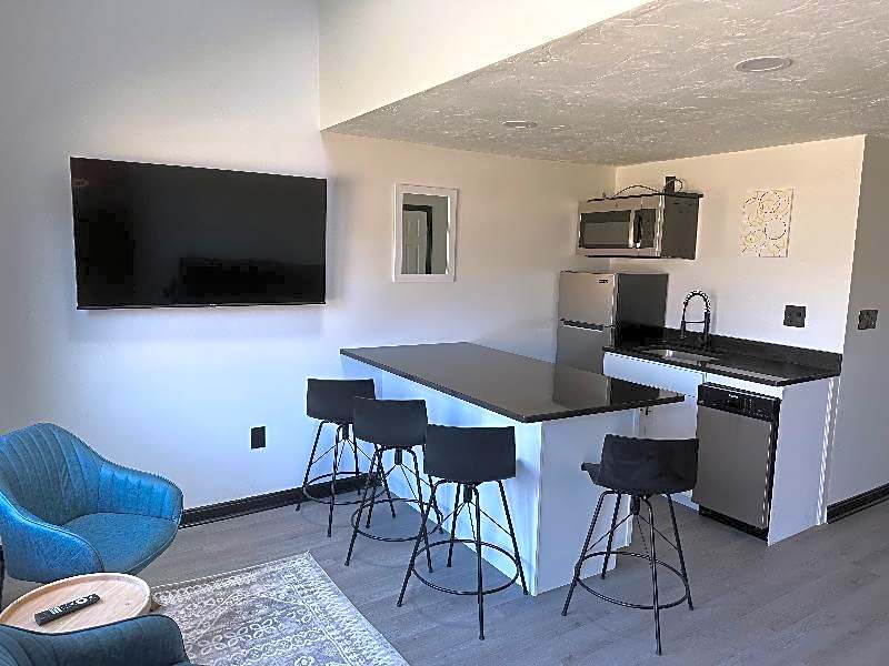 Harborside Suites