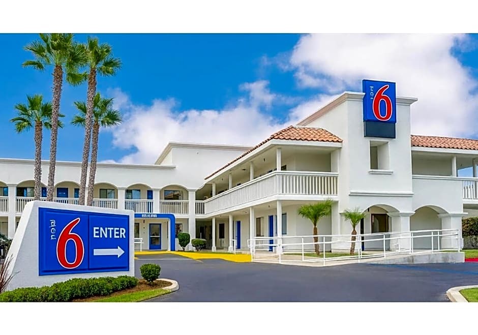 Motel 6-Carlsbad, CA Beach