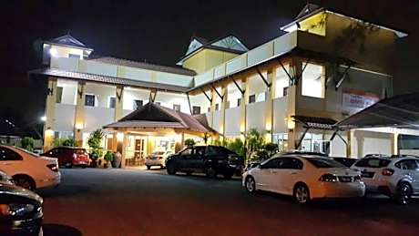 Teluk Lipat Seaview Inn