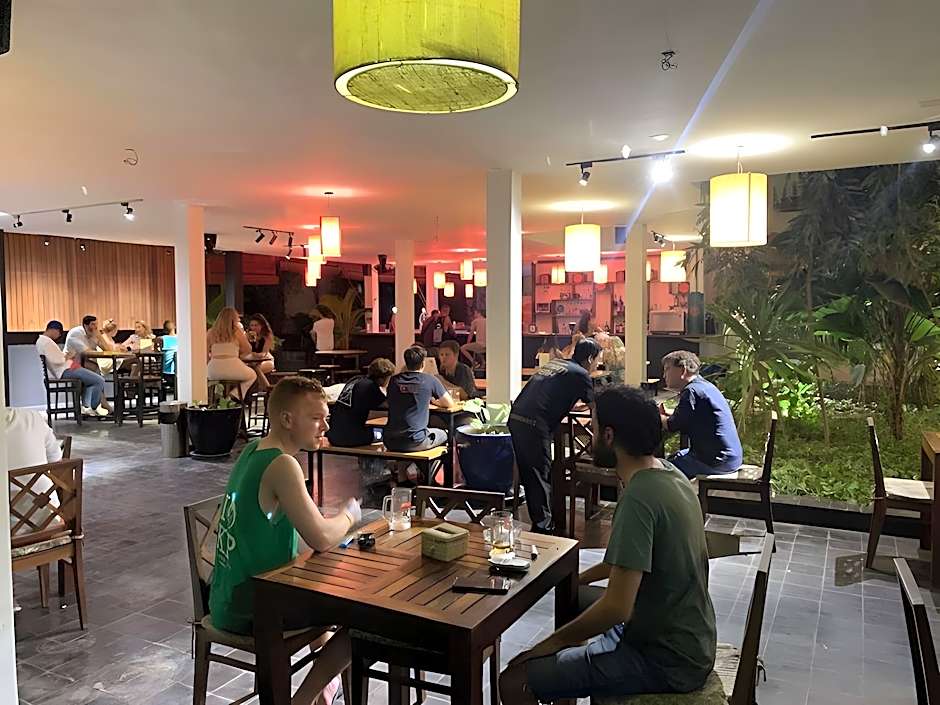Mad Monkey Phnom Penh