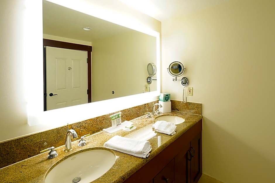 Heavenly Village Condos - Grand Residence