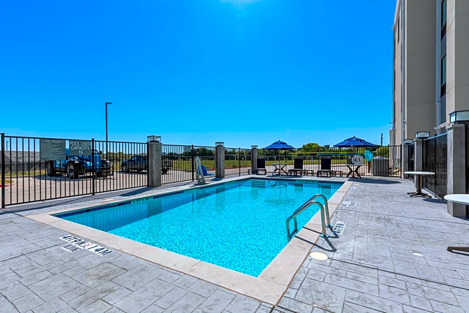 Comfort Inn & Suites Balch Springs - SE Dallas
