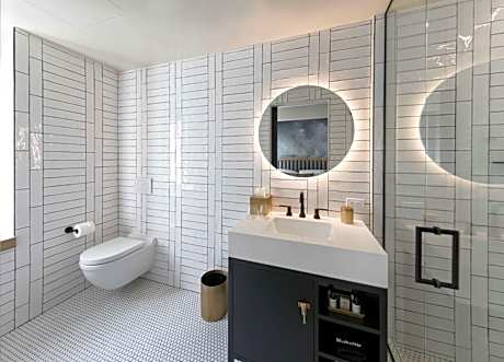 Urban King Room with City View