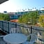 Beachside flat with large balcony - Beahost