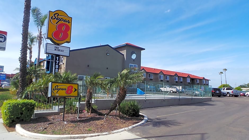 Super 8 by Wyndham San Diego/Imperial Beach