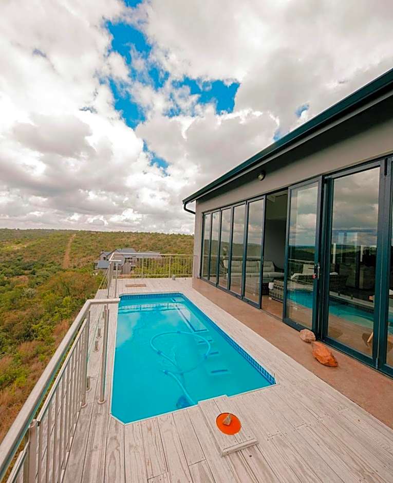 Elements Sunrise Bush Lodge