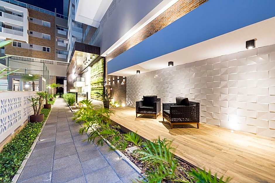 Terrazzo 401A - Apartamento 02 suítes - Acomoda até 05 pessoas - À poucos metros da praia de Bombas - (Consultar serviços de roupa de cama e banho)