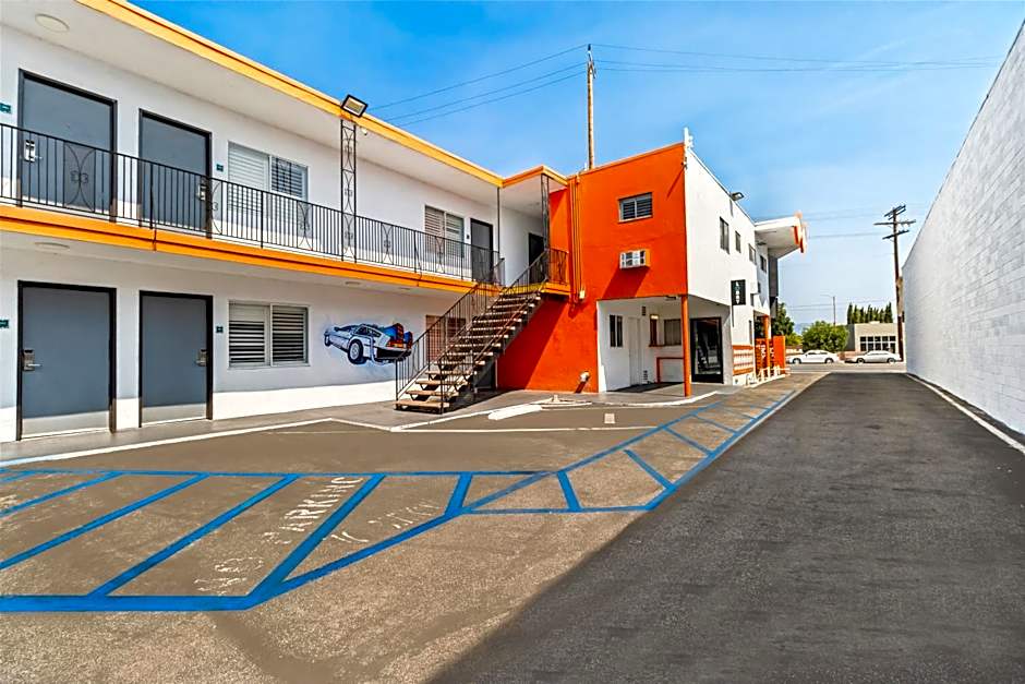 Rodeway Inn & Suites North Hollywood Burbank Airport - Universal Area