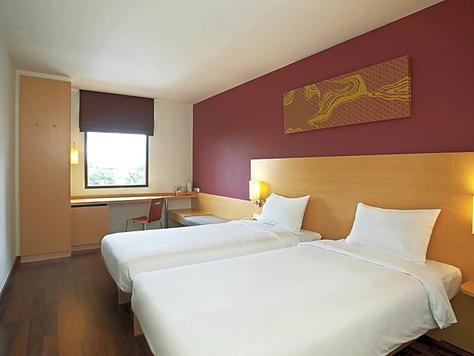 Photo 1 of 1 of Standard 2 Twin Beds