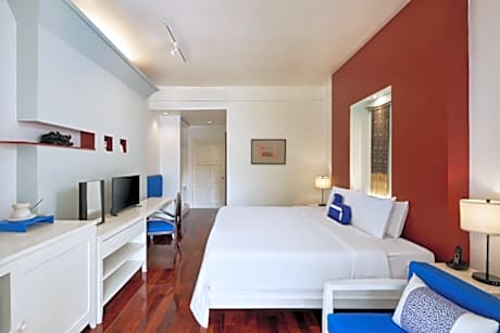 Garden Wing King - Pool View