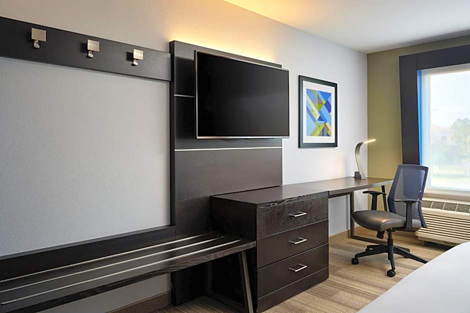 Holiday Inn Express And Suites Brunswick By IHG