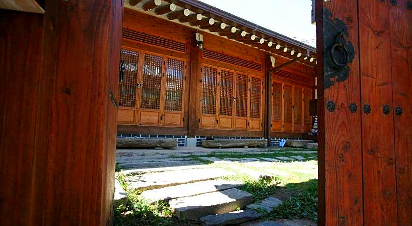 Gaeunchae Hanok Guesthouse Jeonju 2 (Korea Quality)