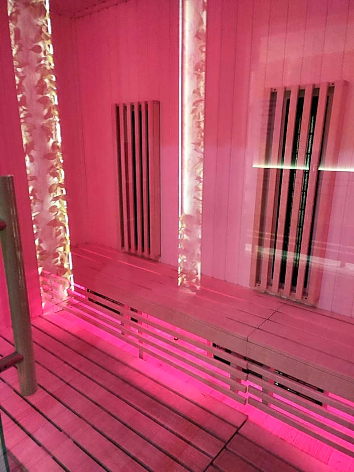 Milmari - Breakfast and pool