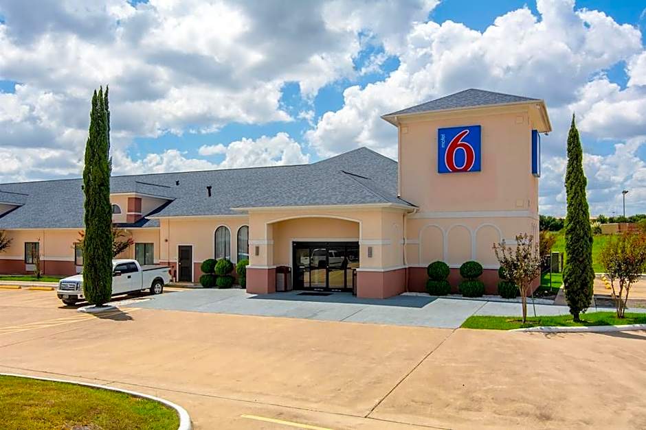 Motel 6-Brenham, TX