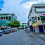 A Residence @ Between Hilton & Cititel Hotel