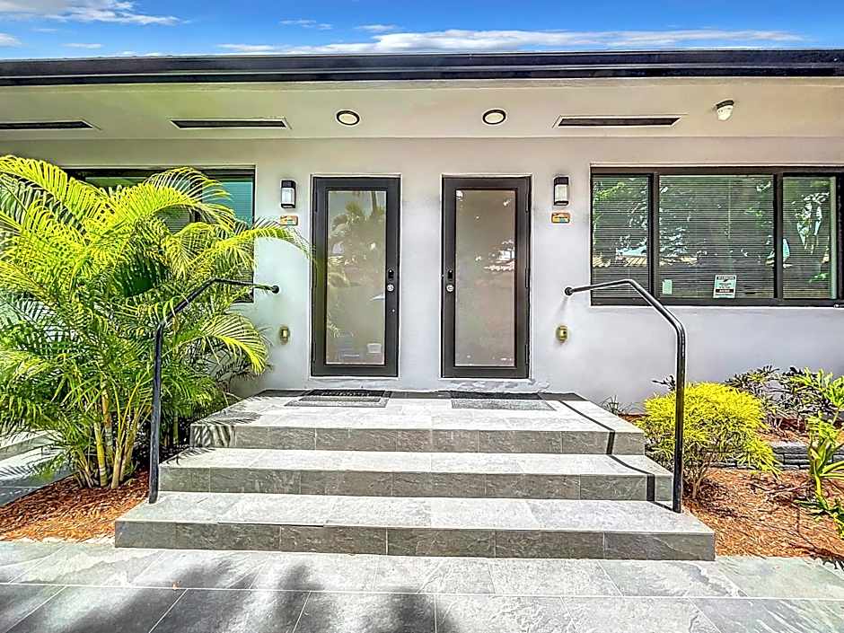 Los Patios Home Suites