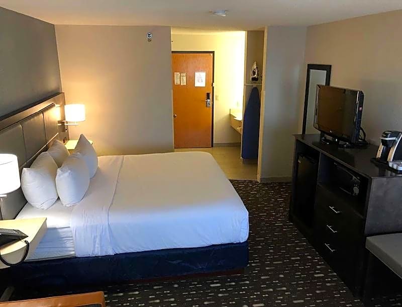 Country Inn & Suites by Radisson, Auburn, IN