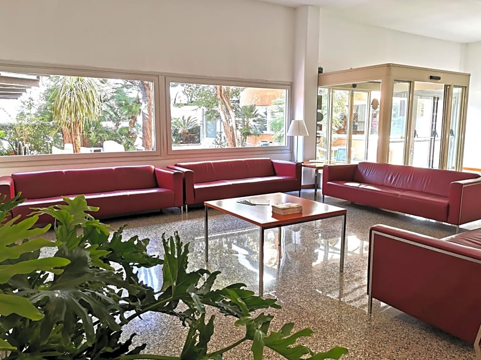Mistral2 Hotel