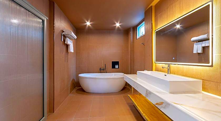 KC Beach Club & Pool Villas