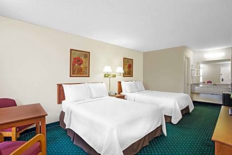 Double Room with Two Double Beds - Smoking