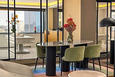 ZEN Suite, 1 Bedroom Suite, 1 King, City view