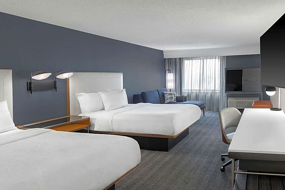 Courtyard by Marriott Cleveland Airport South