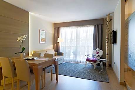 Deluxe Junior Suite