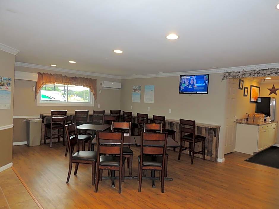 Super 8 by Wyndham Mifflinville Near Bloomsburg