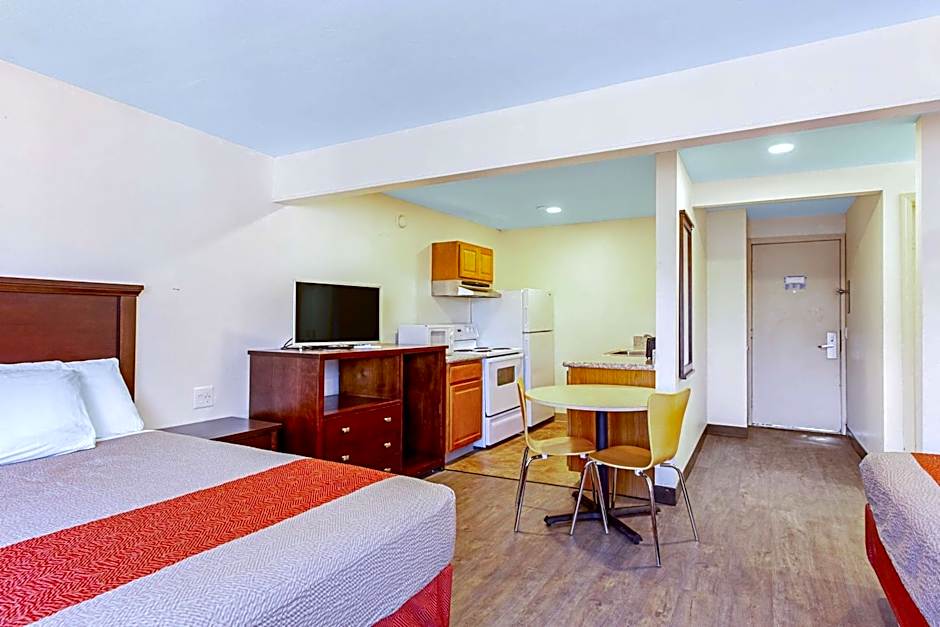 Motel 6 Pendleton, OR - West